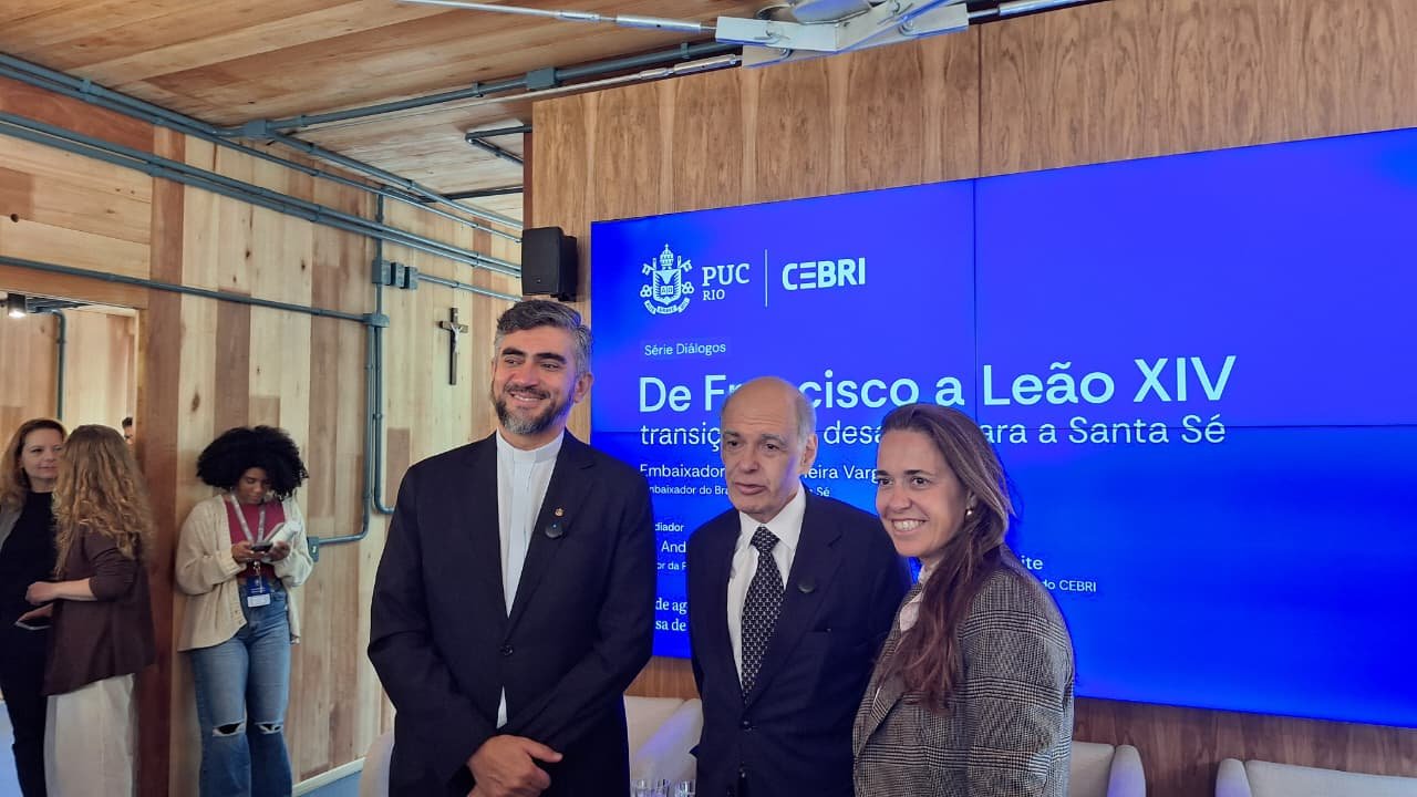 Imagem para De Francisco a Leão XIV: transição e os desafios para a Santa Sé